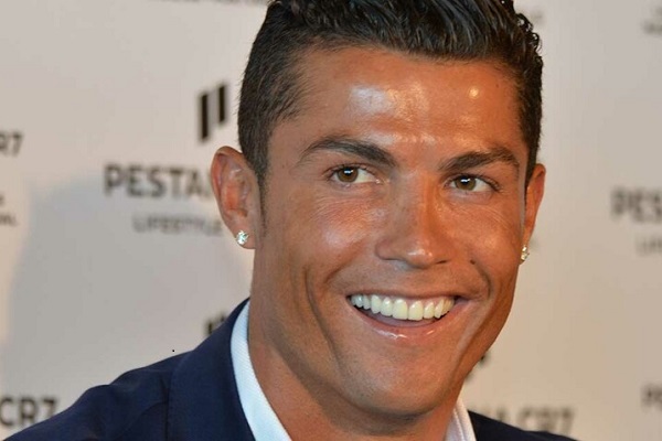Cristiano Ronaldo chirurgie dentaire